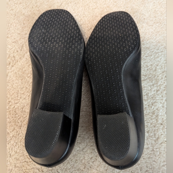 SAS Regina Women’s Black Leather Block Heels Rounded Toe Slip On Pump Sz 6.5 W W - Picture 3 of 4